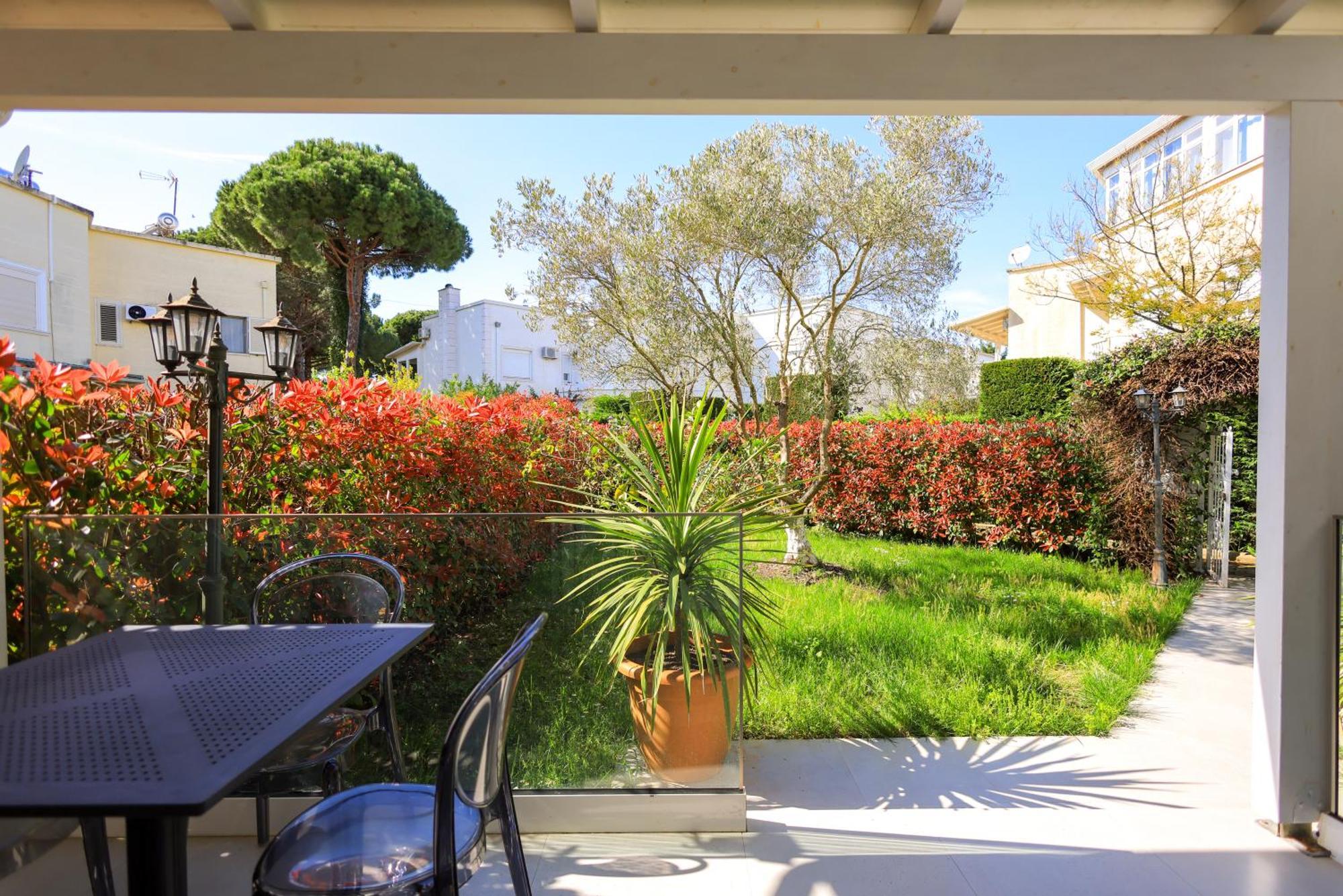 Grandstay Villa Perla Resort Дуррес Екстер'єр фото