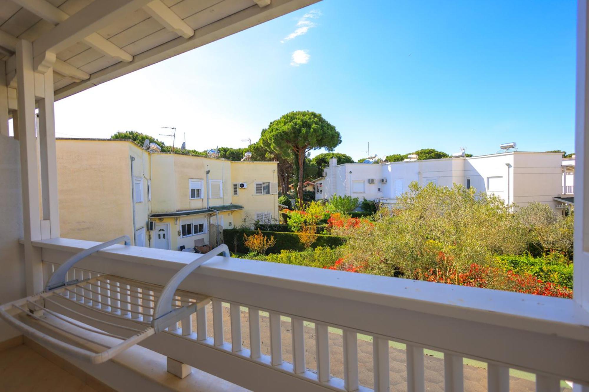 Grandstay Villa Perla Resort Дуррес Екстер'єр фото